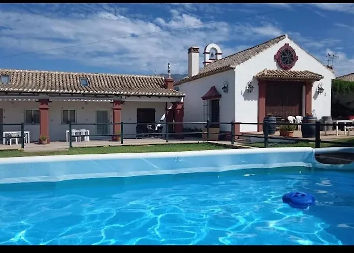 Casa rural Mijas. Cerca playa y montaña con jardín Fuengirola
